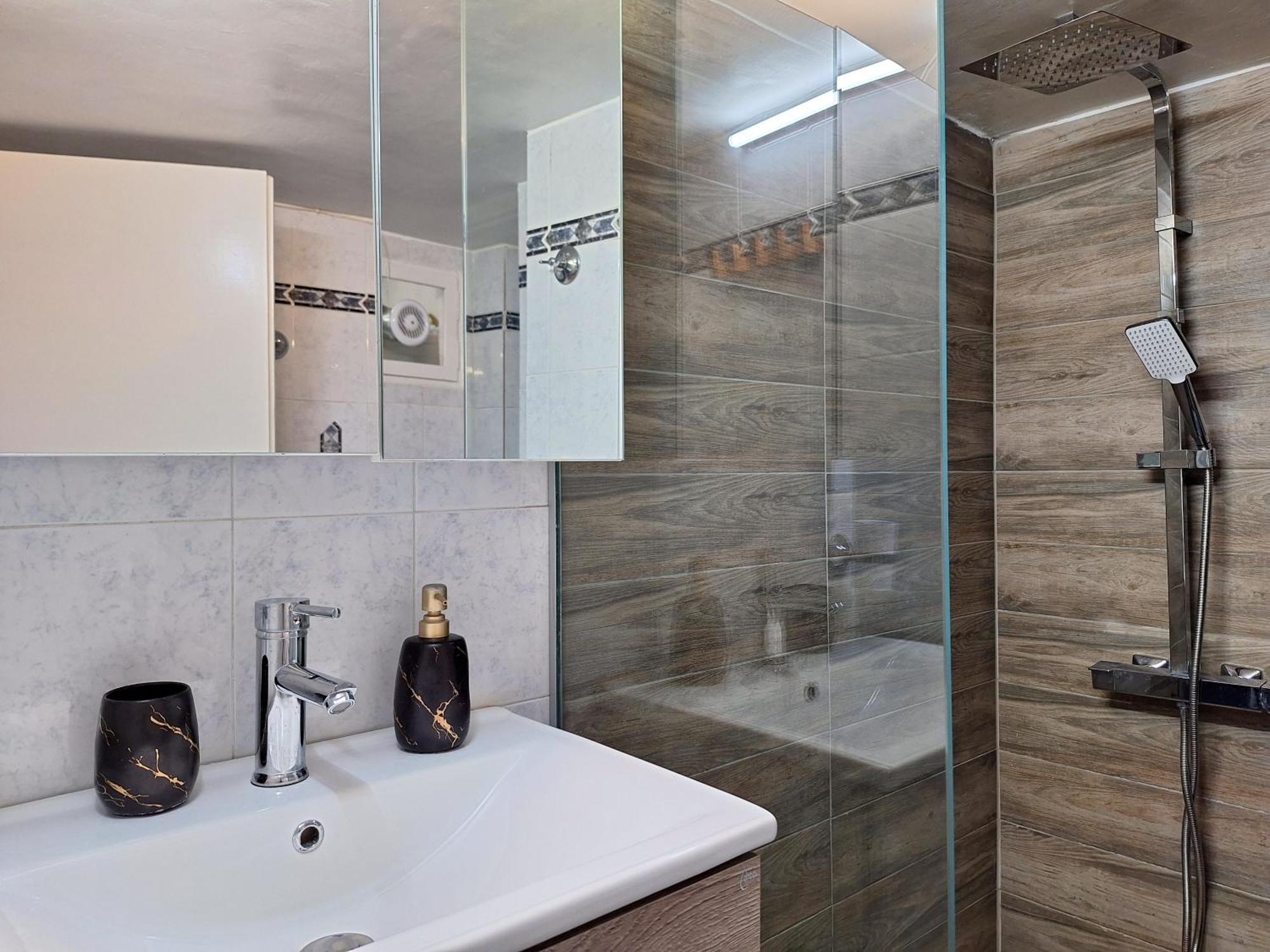 Cozy Apartment In The City Center Tesalonika Bagian luar foto